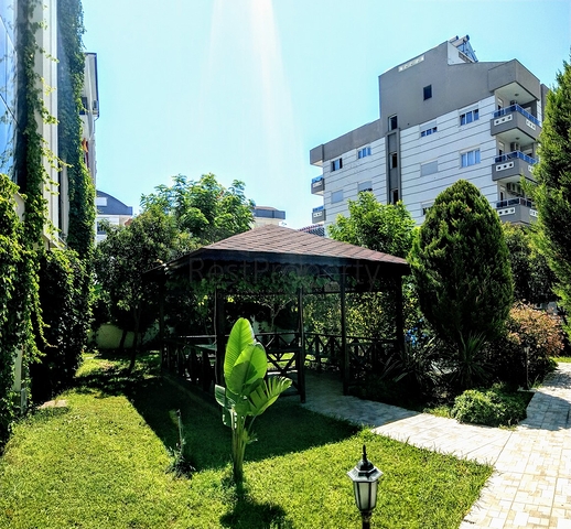 Квартира 1+1 с видом на бассейн в Хурме Коньяалты