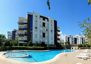 Квартира 1+1 с видом на бассейн в Хурме Коньяалты