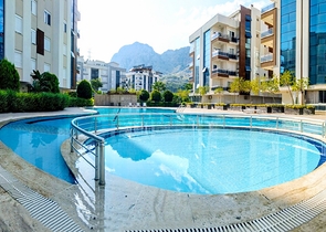 Квартира 1+1 с видом на бассейн в Хурме Коньяалты