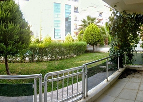 Квартира 1+1 с видом на бассейн в Хурме Коньяалты