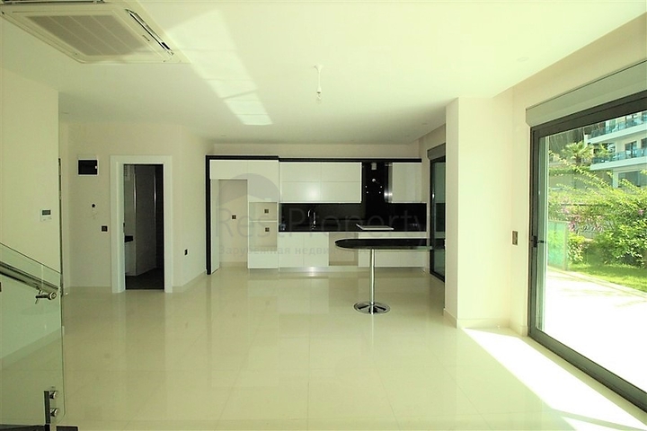 Шикарный дуплекс с собственным садом