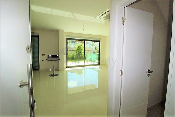 Шикарный дуплекс с собственным садом