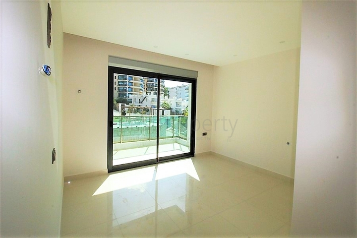 Шикарный дуплекс с собственным садом