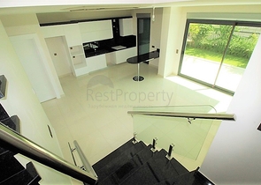 Шикарный дуплекс с собственным садом