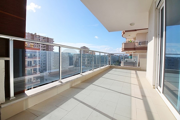 Огромные апартаменты для большой семьи по привлекательной цене