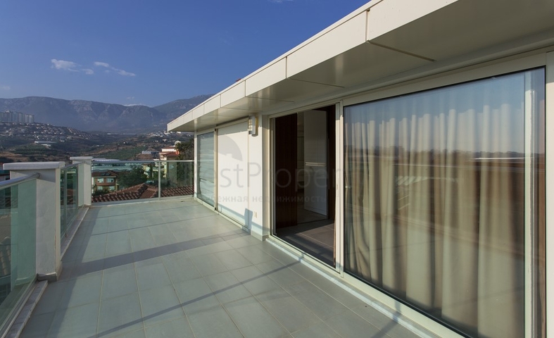 Пентхаусы на побережье Средиземного моря с шикарным видом на горы