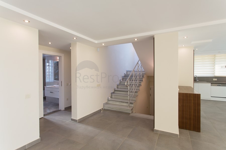 Пентхаусы на побережье Средиземного моря с шикарным видом на горы