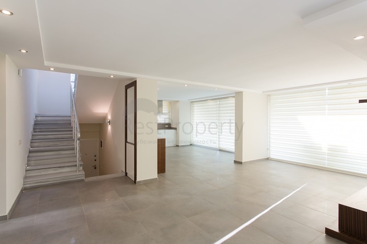 Пентхаусы на побережье Средиземного моря с шикарным видом на горы