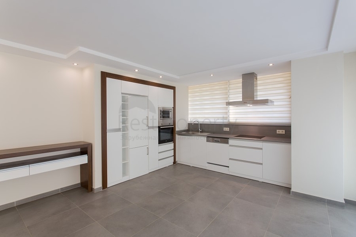 Пентхаусы на побережье Средиземного моря с шикарным видом на горы