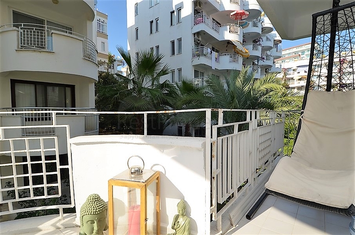 Трехкомнатная квартира на берегу Средиземного моря