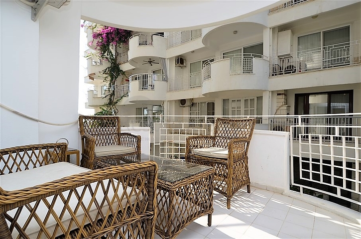 Трехкомнатная квартира на берегу Средиземного моря