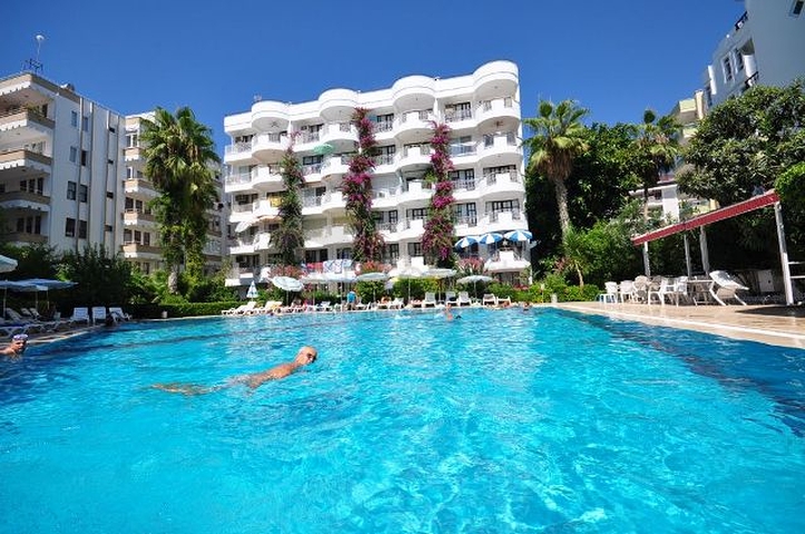 Трехкомнатная квартира на берегу Средиземного моря