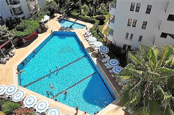 Трехкомнатная квартира на берегу Средиземного моря