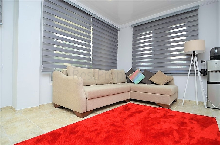 Трехкомнатная квартира на берегу Средиземного моря