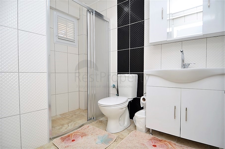 Трехкомнатная квартира на берегу Средиземного моря