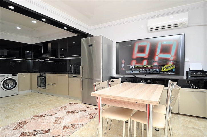 Трехкомнатная квартира на берегу Средиземного моря