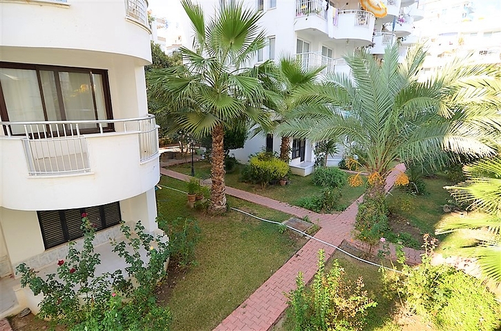 Трехкомнатная квартира на берегу Средиземного моря