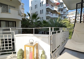 Трехкомнатная квартира на берегу Средиземного моря