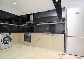 Трехкомнатная квартира на берегу Средиземного моря