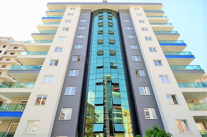 Меблированная трехкомнатная квартира в новом комплексе