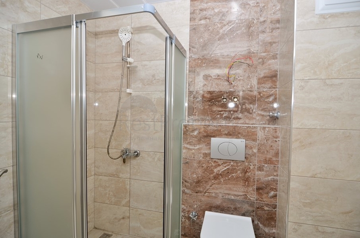 Меблированная трехкомнатная квартира в новом комплексе