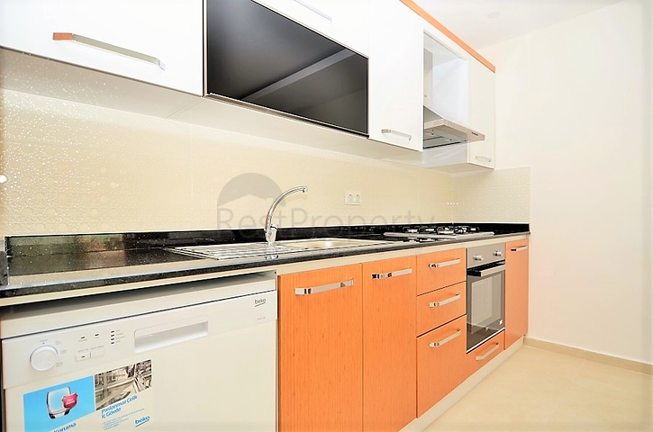 Меблированная трехкомнатная квартира в новом комплексе