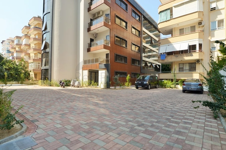 Меблированная трехкомнатная квартира в новом комплексе