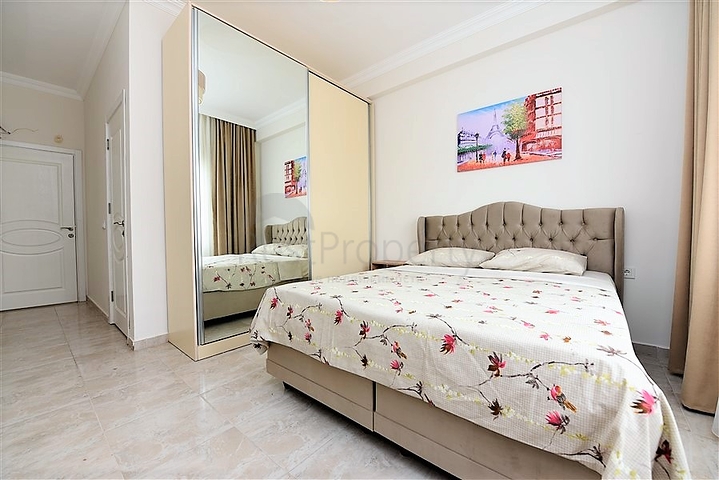 Трехкомнатная квартира с мебелью в новом комплексе