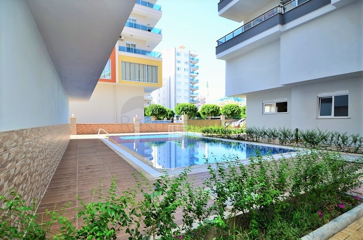 Трехкомнатная квартира с мебелью в новом комплексе