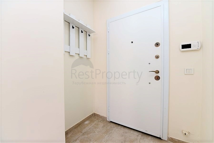 Трехкомнатная квартира с мебелью в новом комплексе