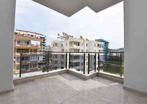 Трехкомнатная квартира с мебелью в новом комплексе