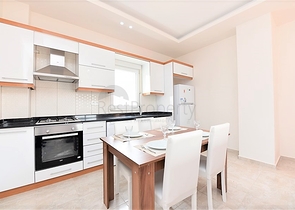 Трехкомнатная квартира с мебелью в новом комплексе