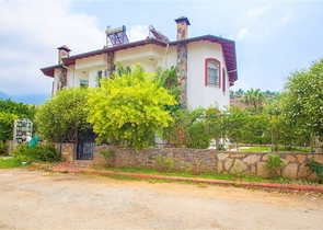 Вилла вашей мечты в окружении гор