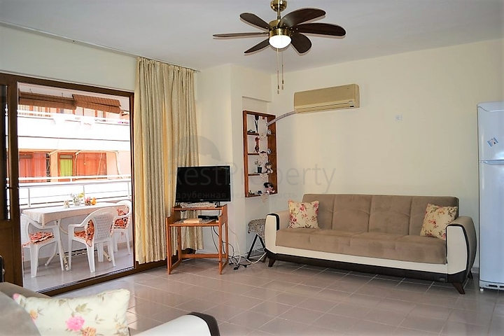 Двухкомнатная квартира через дорогу от пляжа