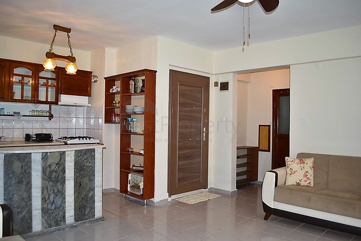 Двухкомнатная квартира через дорогу от пляжа