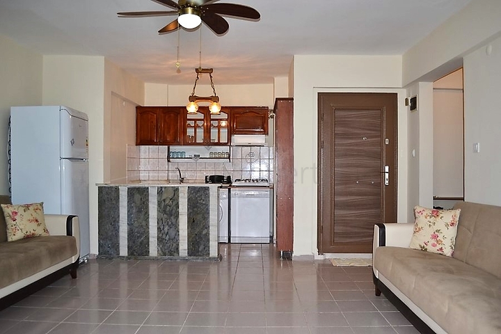 Двухкомнатная квартира через дорогу от пляжа