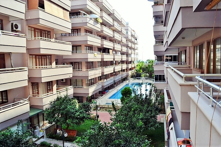 Двухкомнатная квартира через дорогу от пляжа