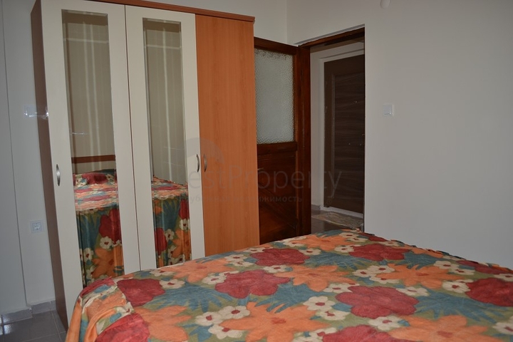 Двухкомнатная квартира через дорогу от пляжа