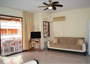 Двухкомнатная квартира через дорогу от пляжа