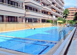 Двухкомнатная квартира через дорогу от пляжа