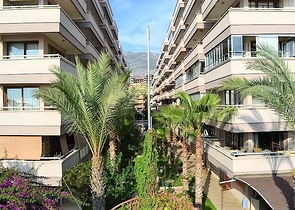 Двухкомнатная квартира через дорогу от пляжа