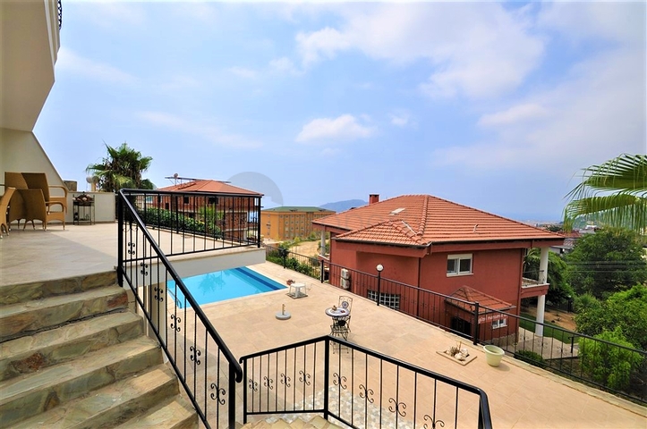 Вилла с собственным бассейном