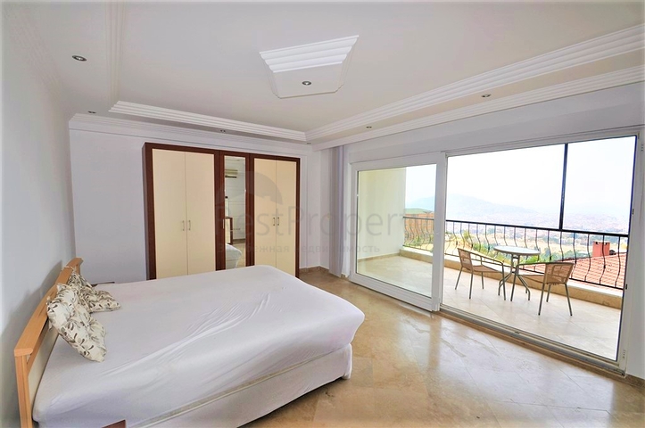 Вилла с собственным бассейном