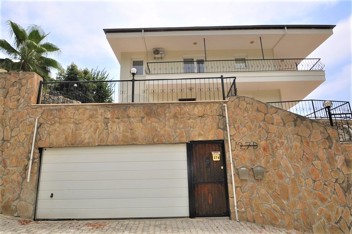 Вилла с собственным бассейном