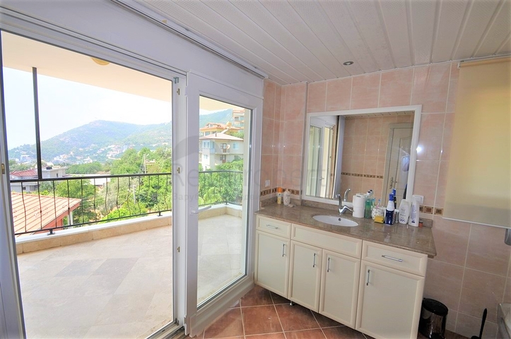 Вилла с собственным бассейном