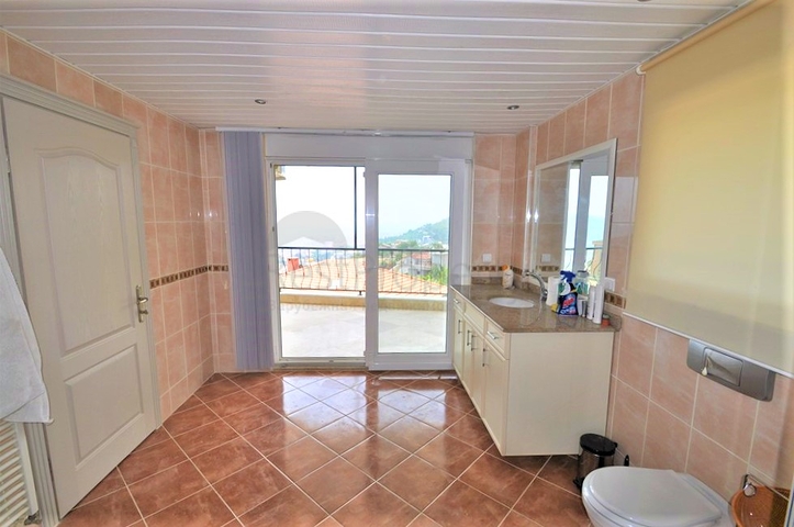 Вилла с собственным бассейном