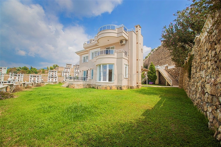 Большая вилла - для большой семьи