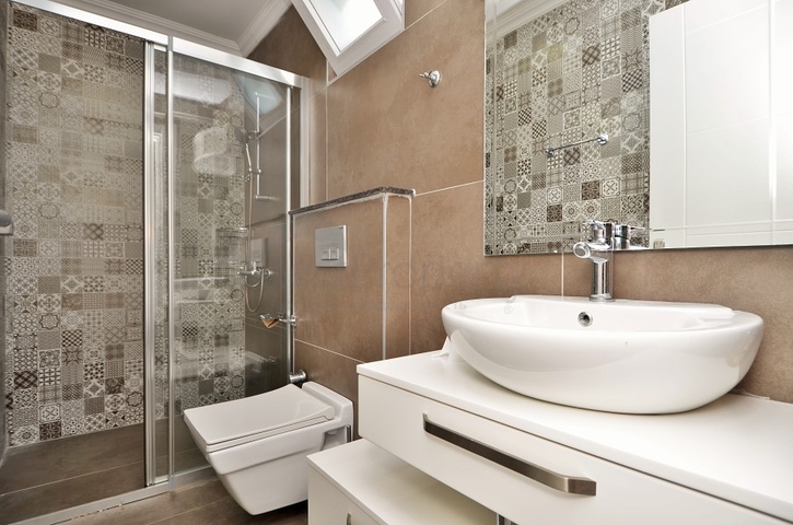 Большая вилла с камином