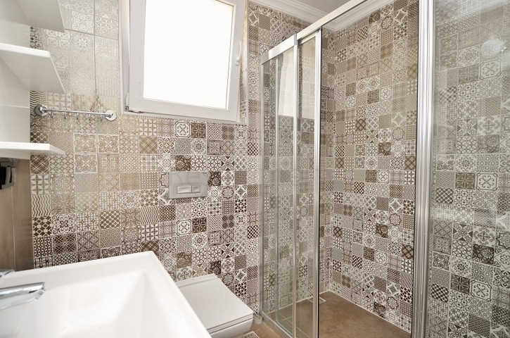 Большая вилла с камином