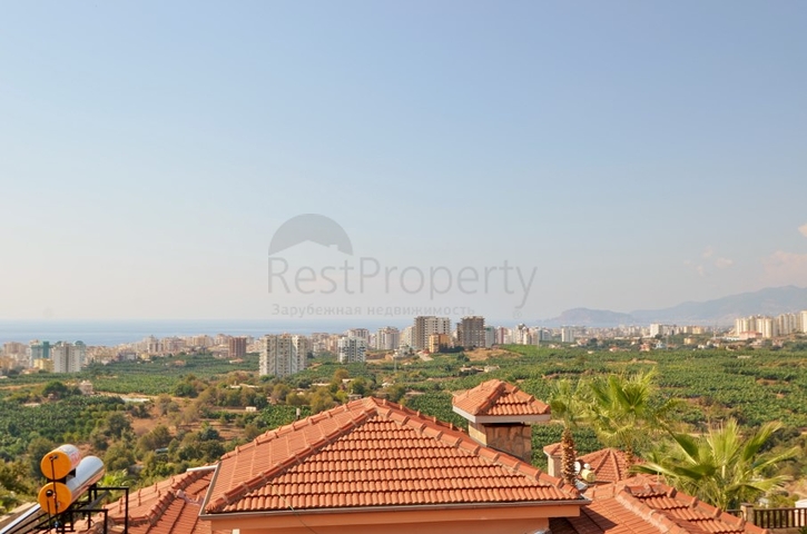 Большая вилла с камином